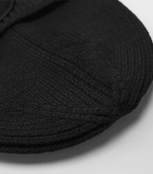 Beechfield_Circular-Fashion-Patch-Beanie_B332R_black_fabric-detail