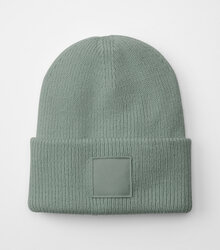 Beechfield_Deep-Cuffed-Tonal-Patch-Beanie_B336R_dusty-green_flat-shot