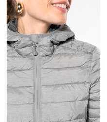 Kariban_Ladies-lightweight-hooded-padded-jacket_K6111-06_marl-silver_detail-neck-shoulder_2023