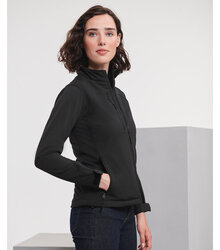 Russell_Ladies-Soft-Shell-Jacket_140F_0R140F036_Model_front