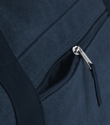 bagbase_bg650_vintage-oxford-navy_front-pocket-zip-detail
